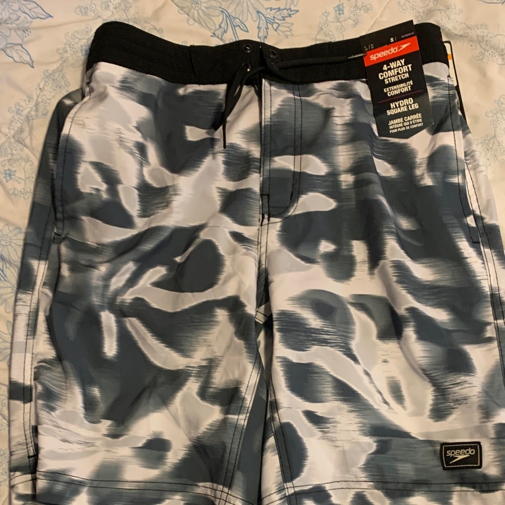 Speedo Men's Gray and Black Camo Swim Shorts